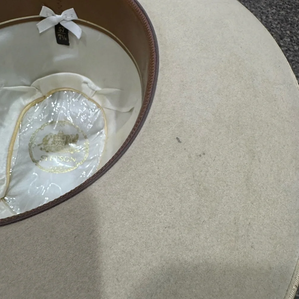 Stetson 8X silverbelly Wide Brim Hat size 7 1/8 (fits more like a 7) small flaws - Picture 8 of 12